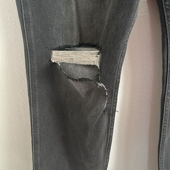 HOLLISTER ultra high-rise mom jean NWT - Picture 3 of 10